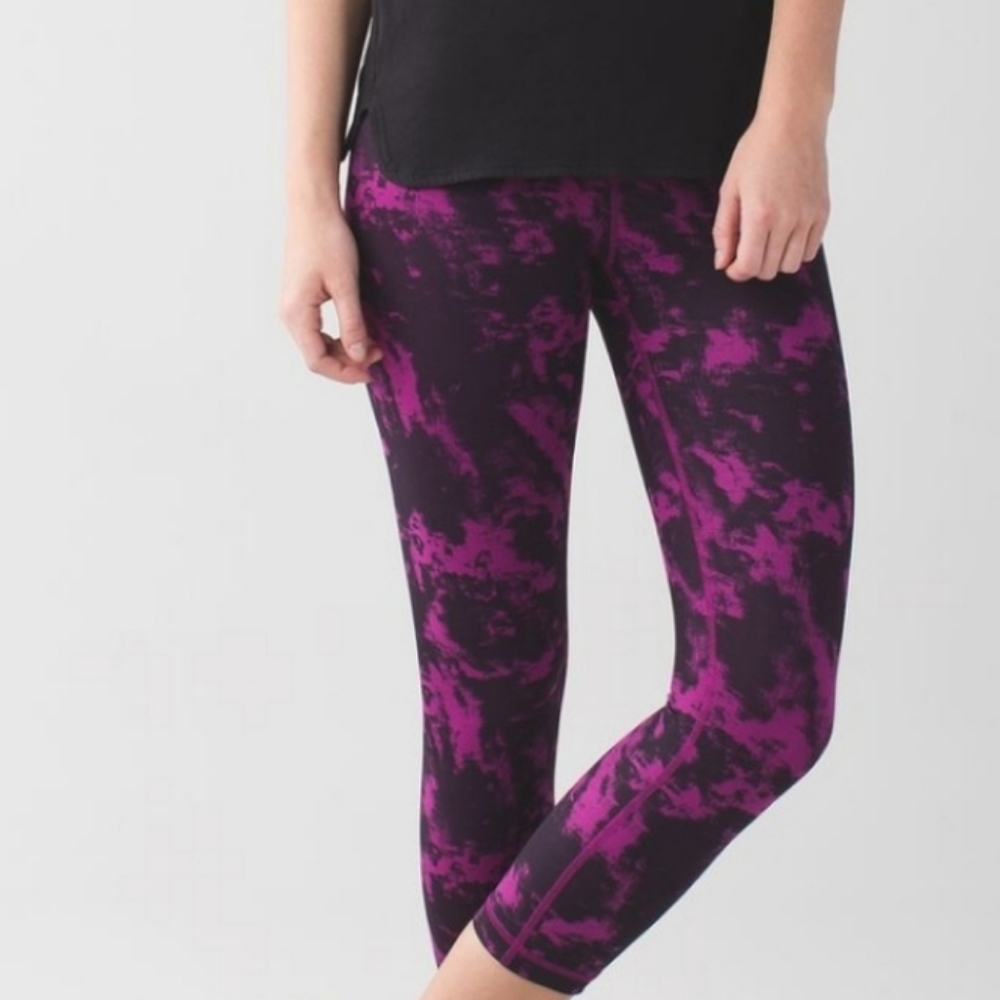 Lululemon magenta tye dyed crops